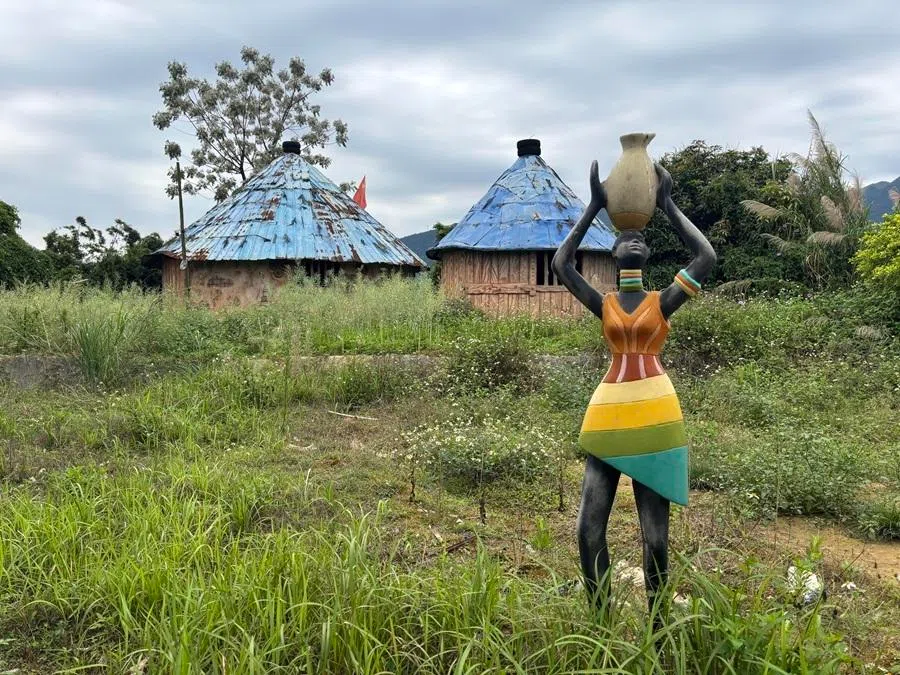 A gold-mining theme park in Shanglin is now abandoned and dilapidated.