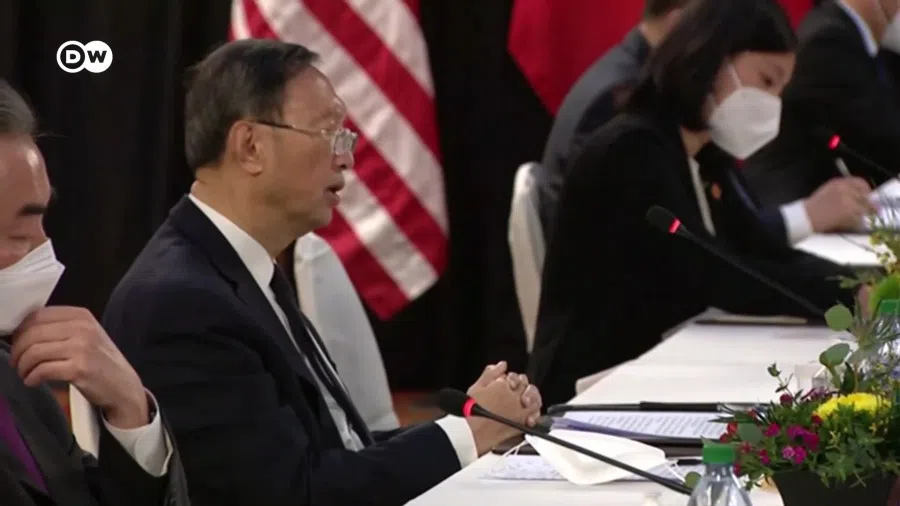 A screen shot from a video showing Chinese senior diplomat Yang Jiechi speaking at the Alaska summit in 2021. (Internet)