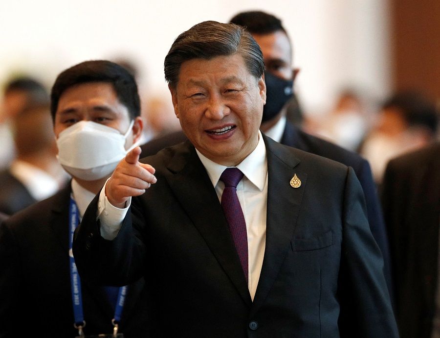 Chinese President Xi Jinping gestures after the 29th APEC Economic Leaders' Meeting (AELM) during the APEC 2022 in Bangkok, Thailand, 18 November 2022. (Rungroj Yongrit/Pool via Reuters)