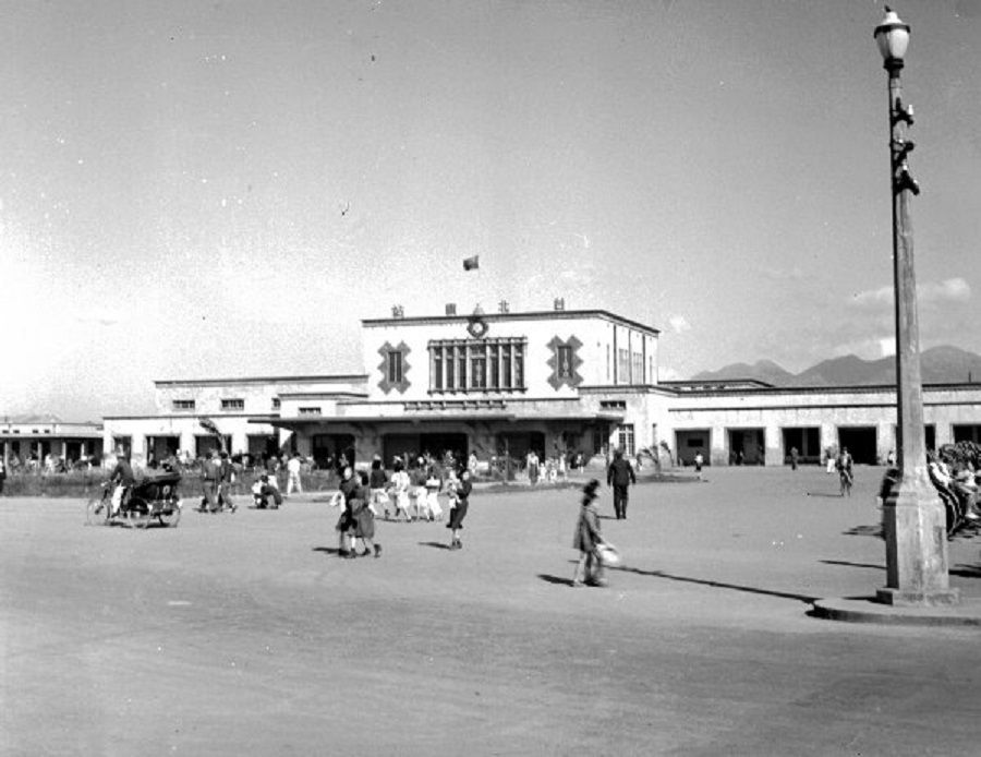 The Taipei Main Station in 1948. (Wikimedia)