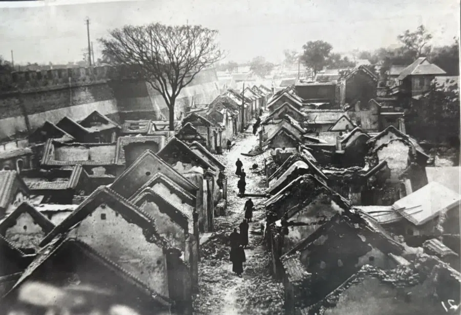 In 1928, Japanese troops bombarded the city of Jinan, destroying numerous houses and leaving behind ruins.
