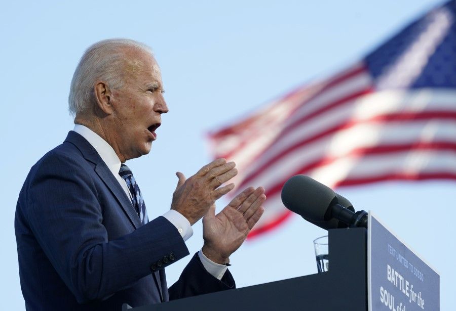 Democratic U.S. presidential nominee Joe Biden speaks during a campaign stop in Gettysburg, Pennsylvania, 6 October 2020. (Kevin Lamarque/REUTERS)