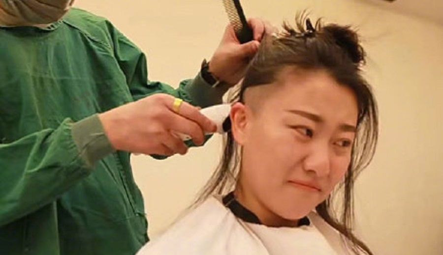 Why should we shave the heads of female medical staff? (Weibo)