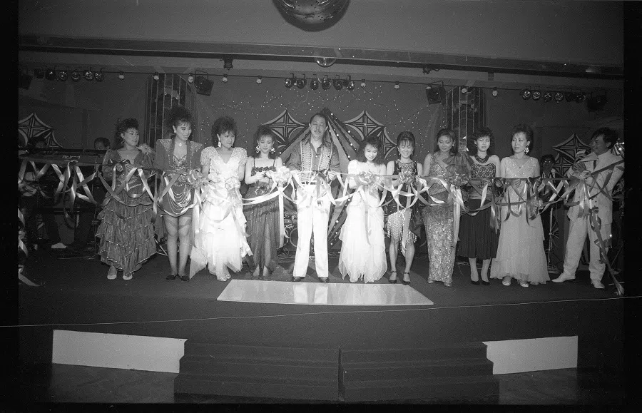 A ceremony at the cabaret occupying the fifth floor of the Great Southern Hotel, on 20 August 1987. (SPH Media)