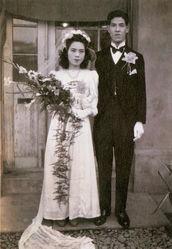 Lee Teng-hui and Tseng Wen-hui were married in 1949. Here they pose in front of their new home on Wenchou Street in Taipei.