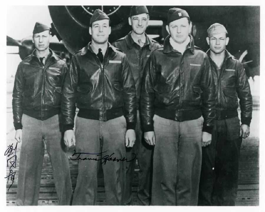An old photograph from 1942, signed by Travis Hoover and his saviour Tung Sheng Liu.