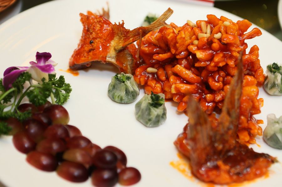 Classic Suzhou dish, "squirrel-mandarin fish" (松鼠鳜鱼). (SPH)