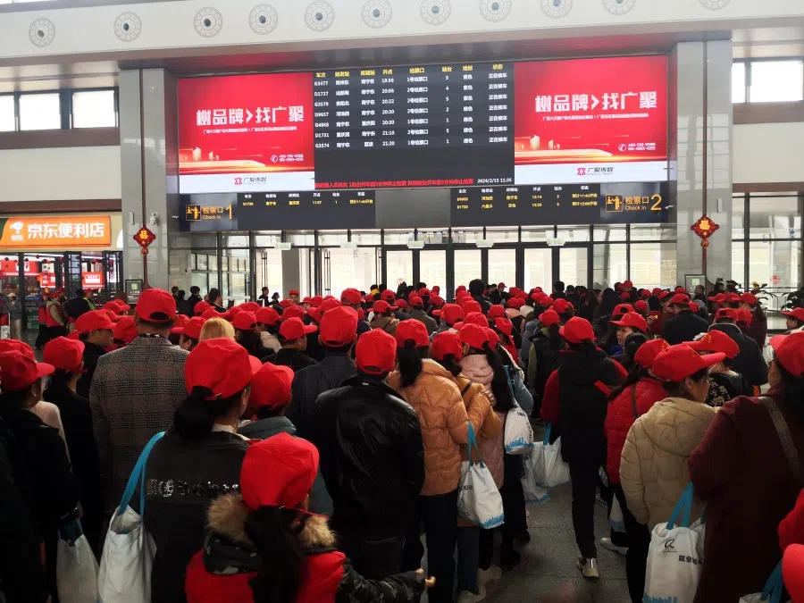 Workers in Guangxi wait for trains to go back to work during the Chinese New Year period, on 15 February 2024. (CNS)