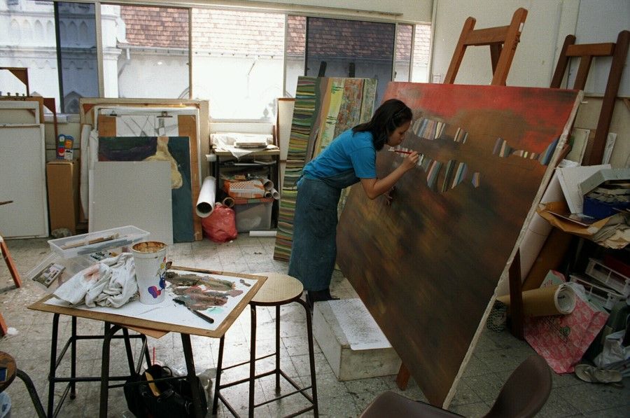 A student of the Nanyang Academy of Fine Arts (NAFA), 1998. (SPH Media)