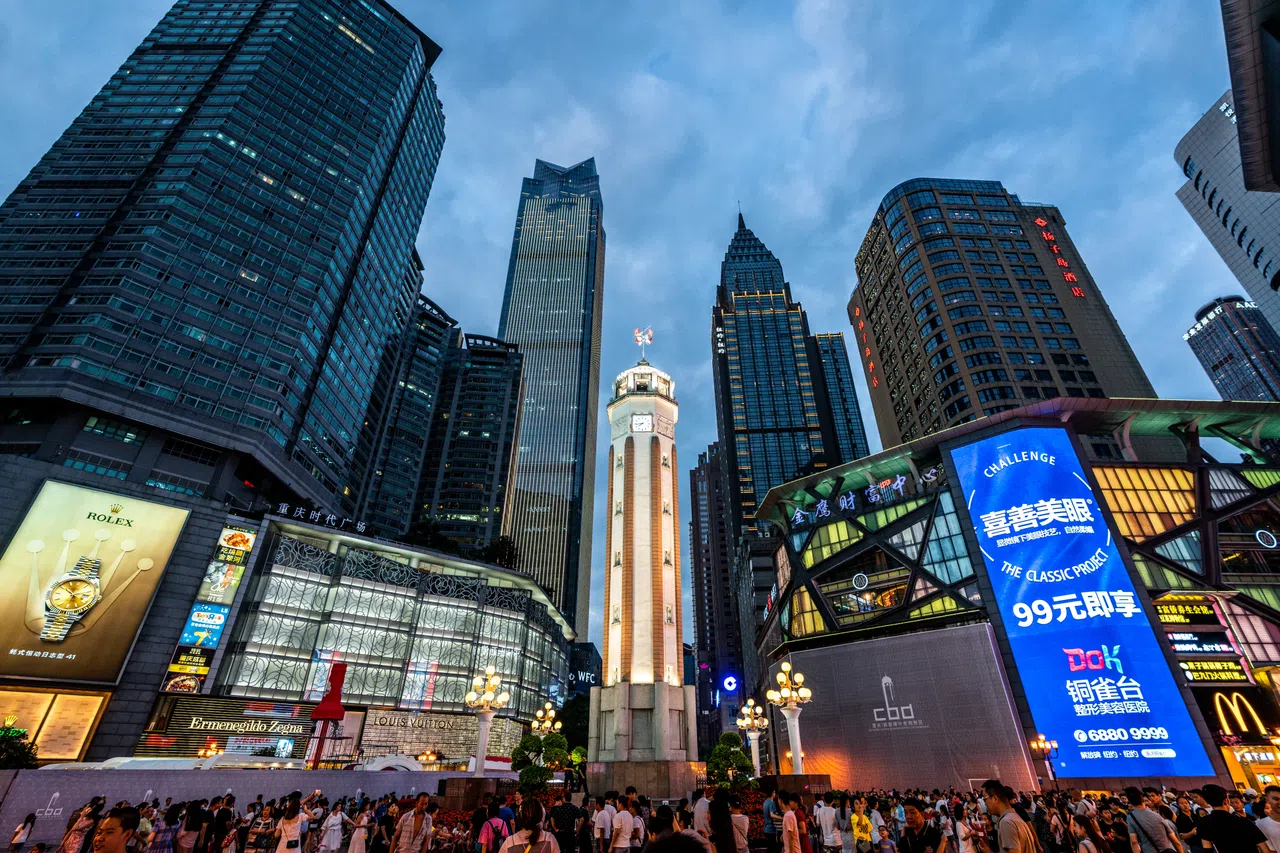 Mr Wu laments that earning 6,000 RMB a month, which is the average pay in Chongqing, is barely enough to live on. (iStock)