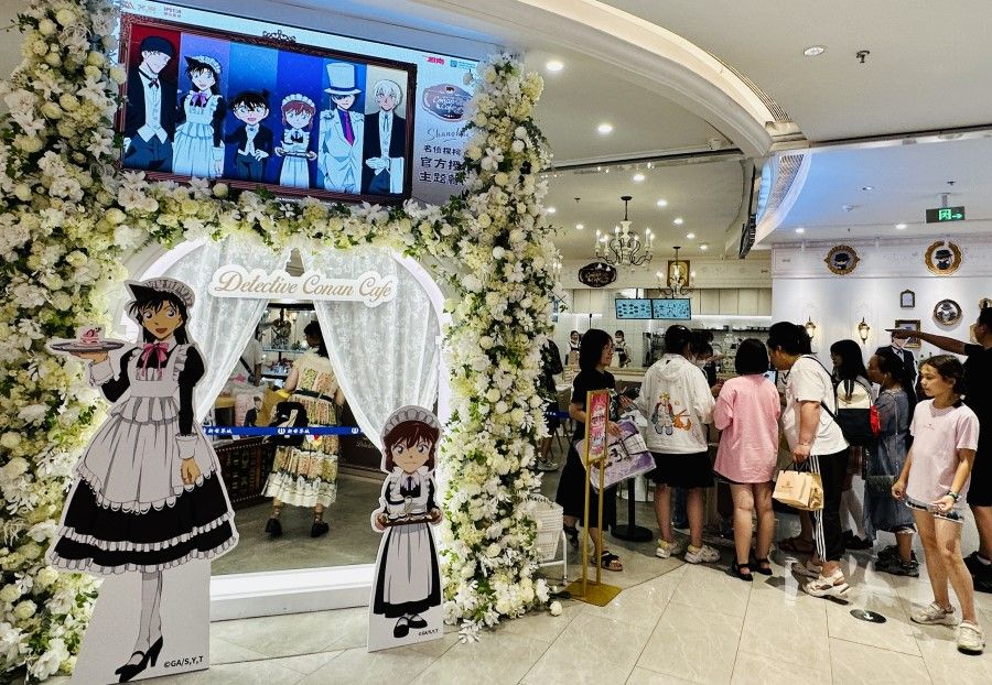 A Detective Conan-themed restaurant attracts many young people. (Photo: Chen Jing)