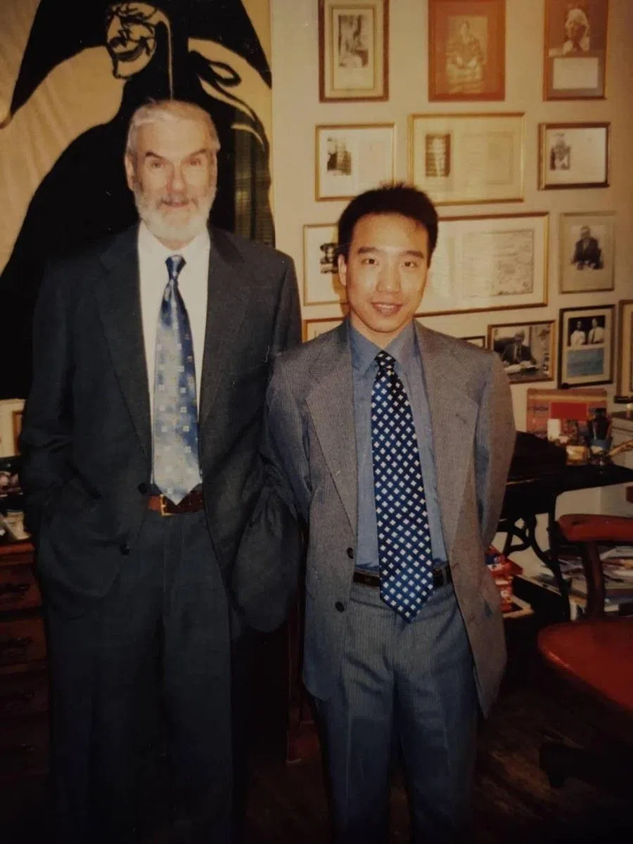 Writer (right) with the late Jonathan D. Spence, a renowned sinologist, 2004. (Photo provided by writer)