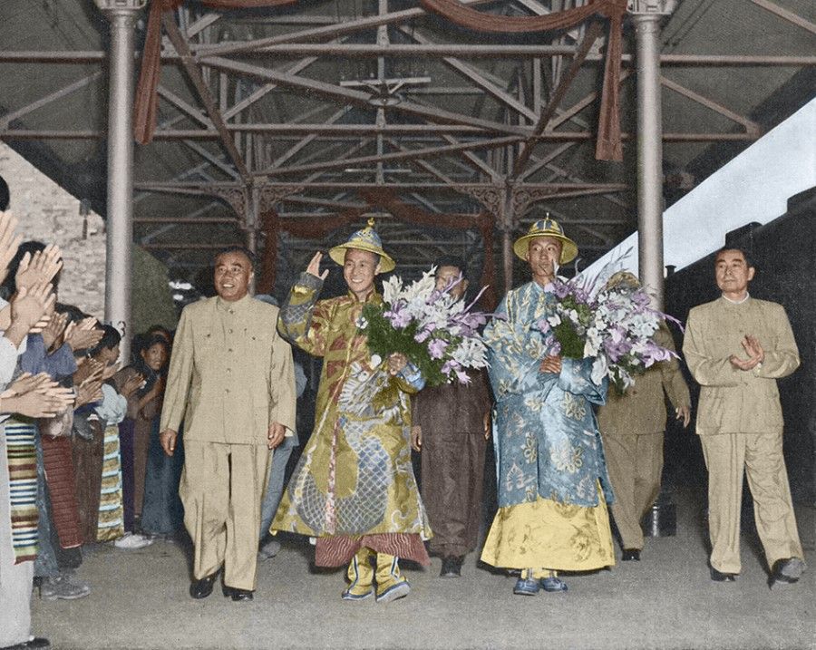 A warm welcome by the central government for the Dalai Lama and Panchen Lama as they arrive at the Beijing train station, September 1954.