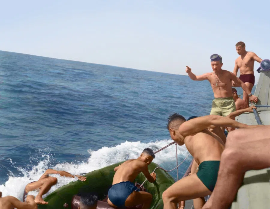 A KMT amphibious underwater demolition team undergoing training in the West Pacific, 1954. The trainer is an officer of the Military Assistance Advisory Group.