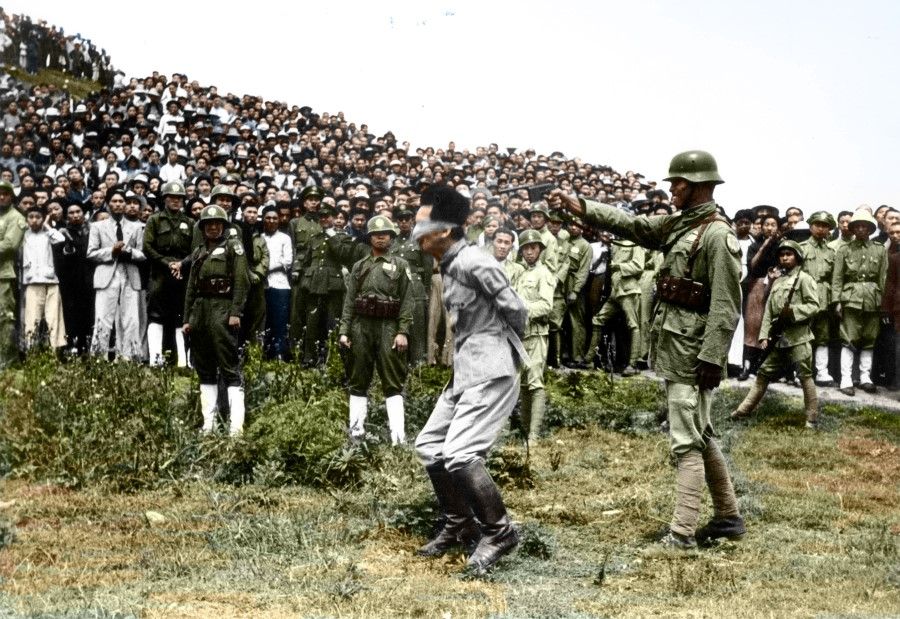 The moment a military police officer fired a pistol at the back of the head of the kneeling Japanese war criminal Kiyoshi Matsumoto, on 11 June 1947.