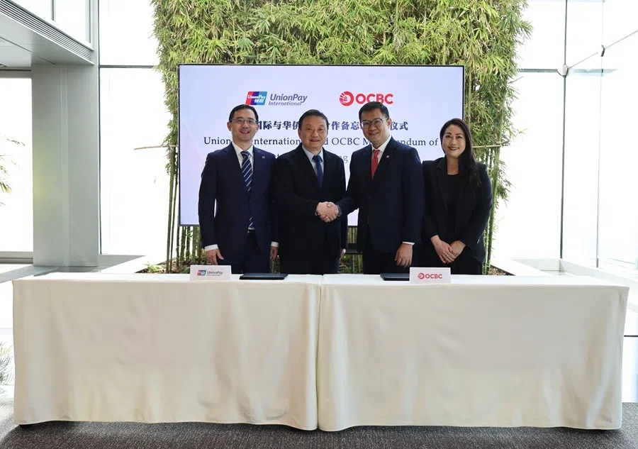 (left to right) Jian Jiangtao, managing director, UnionPay International SEA Region; Wang Lixin (Larry), CEO, UnionPay International; Sunny Quek, head, Global Consumer Financial Services, OCBC; and Ms Carine Low, Singapore country manager, Southeast Asian Branch, UnionPay International.