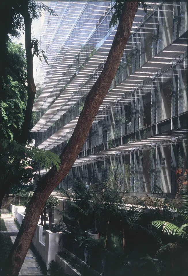Mok Wei Wei, The Paterson Edge, 1996-1999. (Photo: Robert Powell)