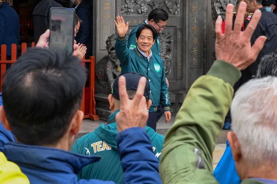Taiwan presidential candidate William Lai Ching-te from the ruling Democratic Progressive Party (DPP) waves to supporters during elections campaigning in Taoyuan, Taiwan, on 4 January 2024. (Sam Yeh/AFP)