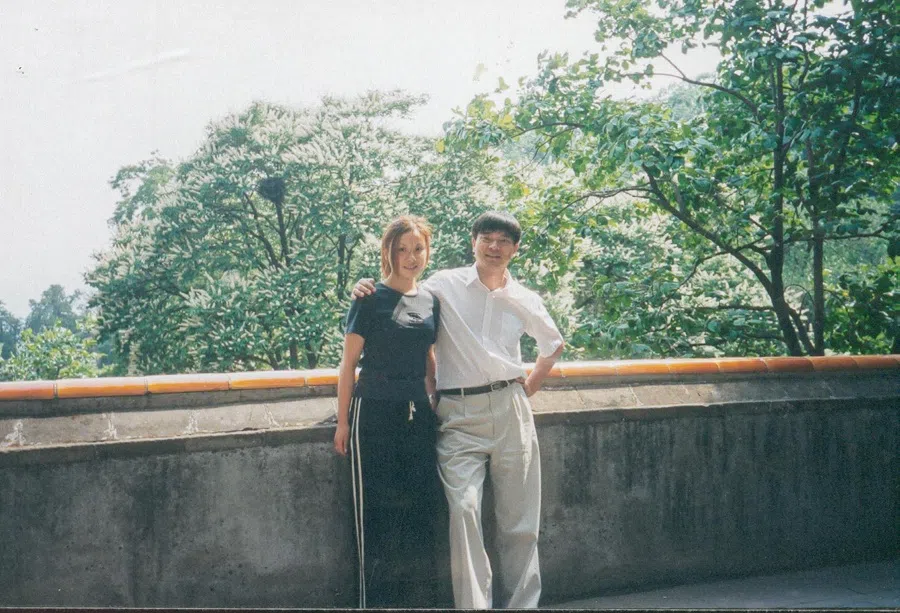Liu Chang in her early years with her father. (Photo provided by interviewee)