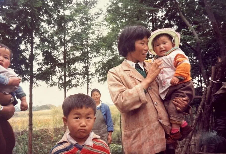 Neighbours of my lifesaver Shao in the rural Yangzhou village where he lived.