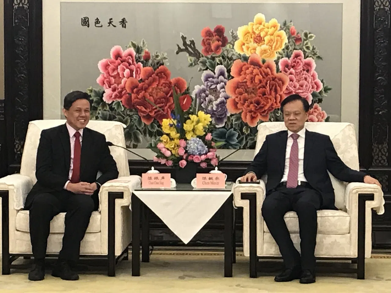 Singapore's Trade and Industry Minister Chan Chun Sing (left) and Chongqing party boss Chen Min'er met on 7 Jan 2019 to discuss the progress of the Chongqing Connectivity Initiative, a joint project between Singapore and China. (SPH)