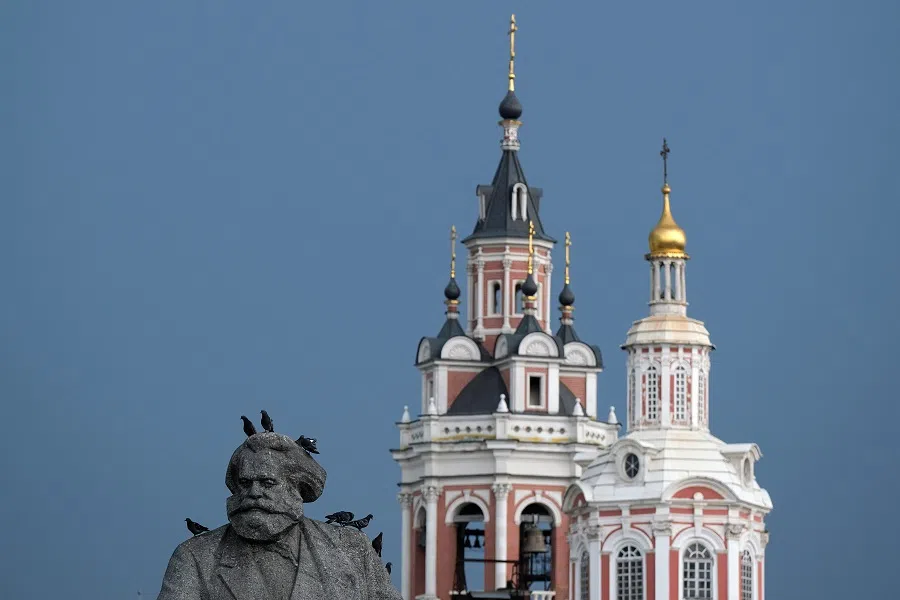 A monument of German philosopher Karl Marx in Moscow, Russia, 19 June 2020. (Evgenia Novozhenina/Reuters)