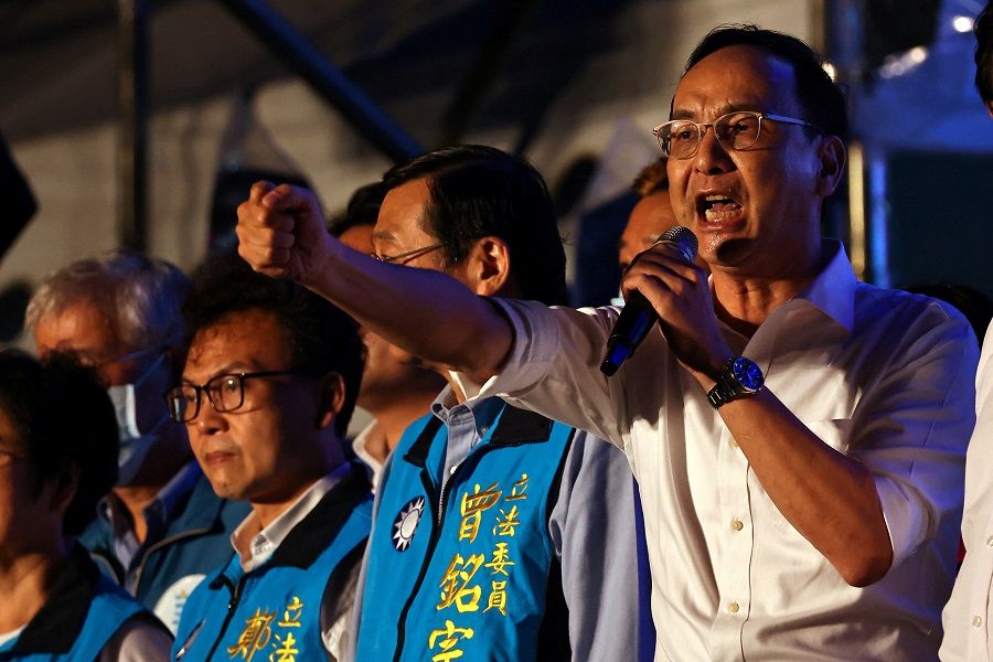 Opposition party Kuomintang Chairman Eric Chu makes a speech at a rally ahead of the election in Taoyuan, Taiwan, 19 November 2022. (Ann Wang/Reuters)