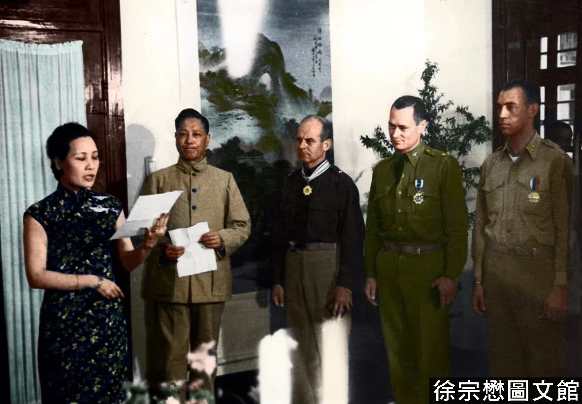 US flying ace General James Harold Doolittle (third from left) carried out the bombing raid on Japan that later bore his name. He landed in China and eventually reached Chongqing with the help of Chinese guerillas, where he received an award from Soong Mei-ling. The other US pilots in the operation were also given honours.