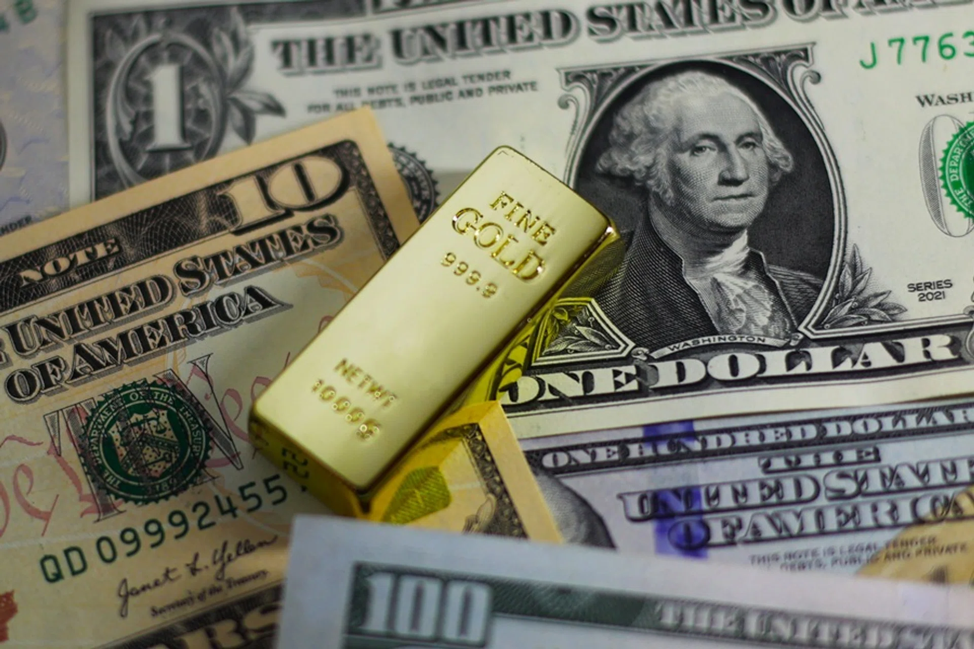 A nervous world seeks shelter in gold