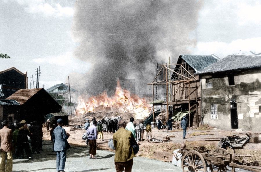 In September 1939, the Japanese engaged in large-scale bombing of Changsha. The Japanese troops were unable to directly attack Chongqing, and so they launched air attacks on Hunan and the southwestern cities of China, in an attempt to dent the morale of the Chinese.