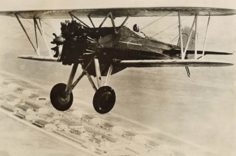 In early 1932, an old photograph captured Robert McCawley Short in a biplane taking aerial photos. He once wrote to his mother, “I feel very honoured to be able to build and train an air force for China.”