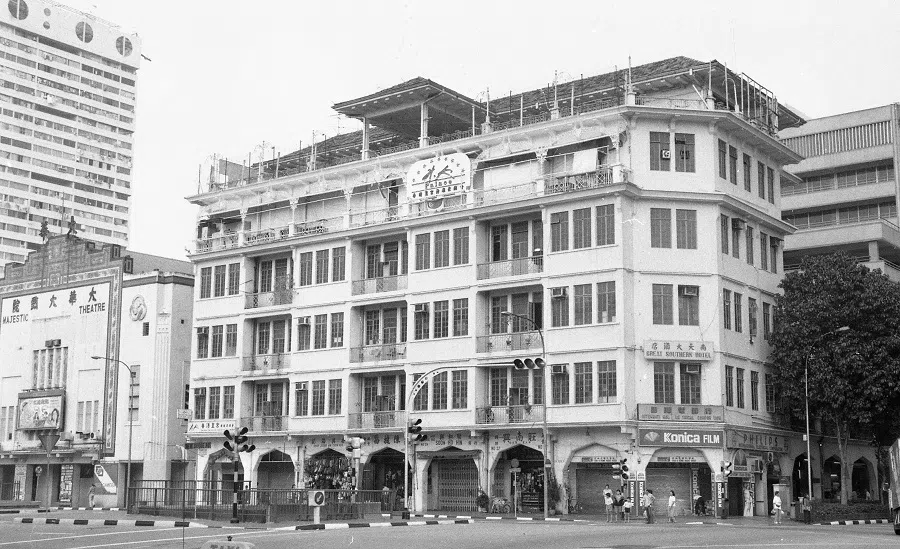 The Great Southern Hotel at the junction of Eu Tong Sen Street and Upper Cross Street, on 7 September 1990. (SPH Media)