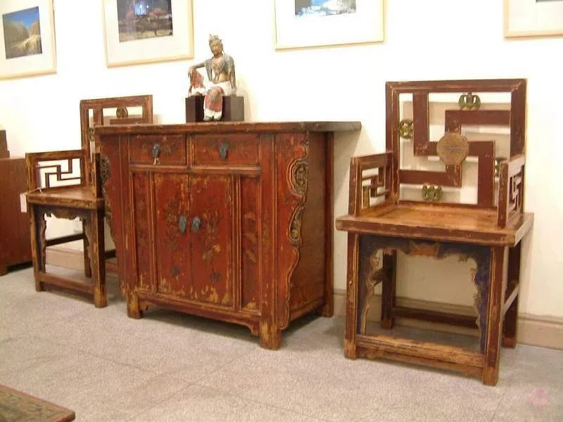The drawer is a space that holds our inner selves.