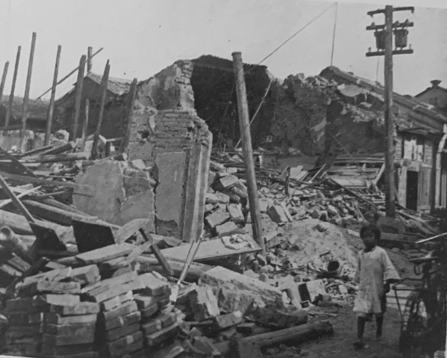 Collapsed houses in Shalu village, Dajia county, following the 1935 Taichung earthquake.