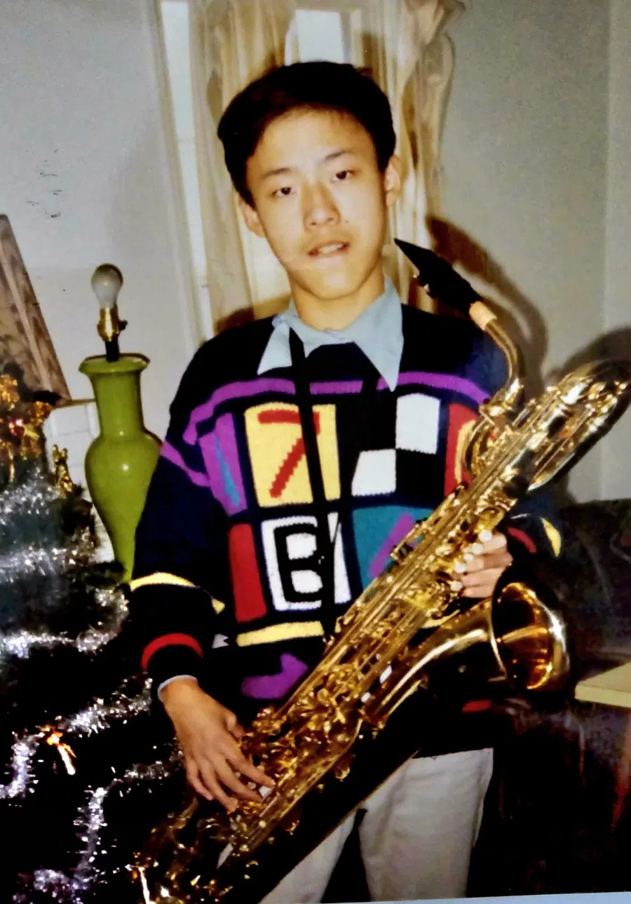 Jiang spent the earliest years of his life in Gansu, Chengdu and Beijing.