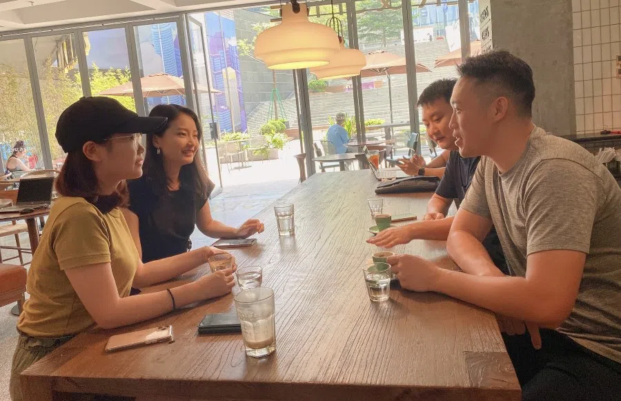 Tang Yiling (second from left) is a Hong Kong resident, but works in Shenzhen. (Courtesy of Tang Yiling)