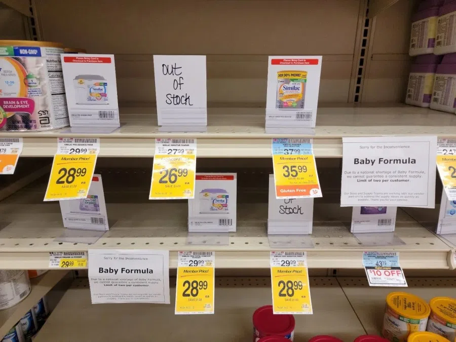 Bare formula shelves with purchase limit notice, at a Safeway store in Monroe, Washington, in January 2022. (Photo: JohnCrowley/Licensed under CC BY-SA 2.0)
