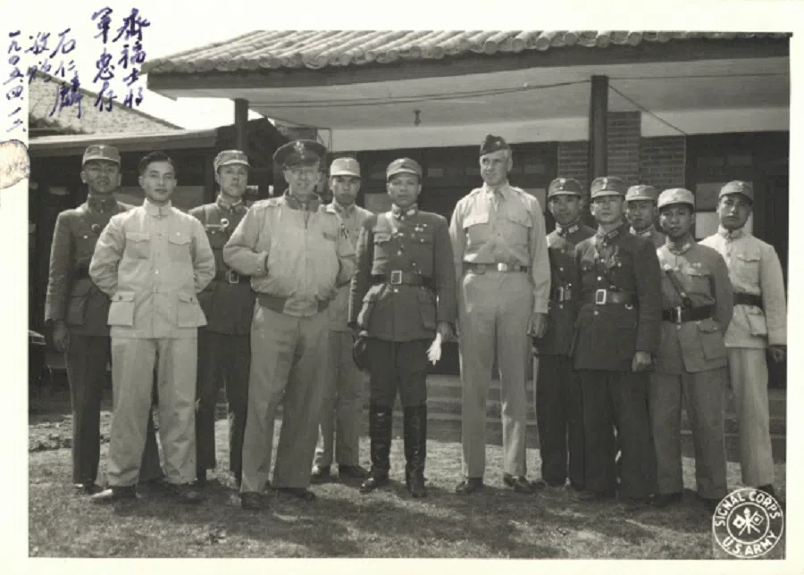 A photo signed and inscribed by General Shi Renlin, who served as the deputy to General Gilbert Xavier Cheves.