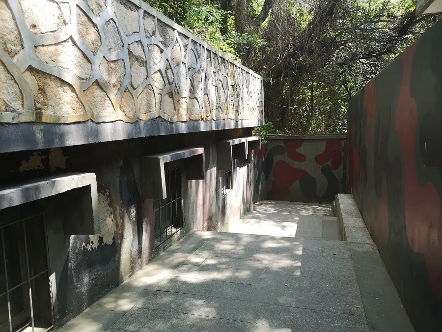 Military buildings around the Mashan broadcast station.