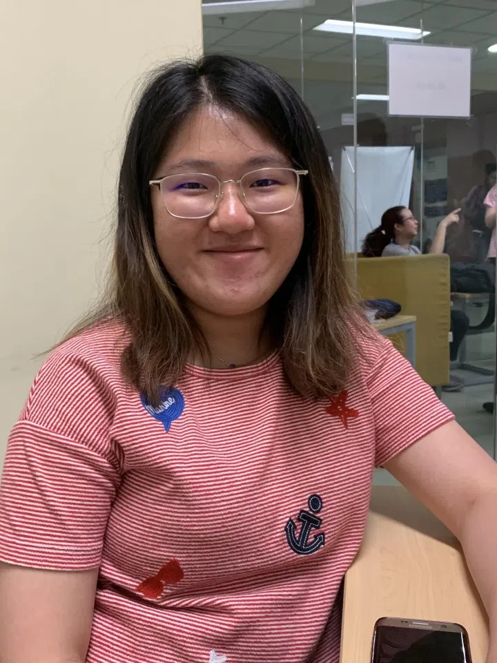 Haris Elsie speaks Teochew, and watches Taiwanese and Korean dramas.