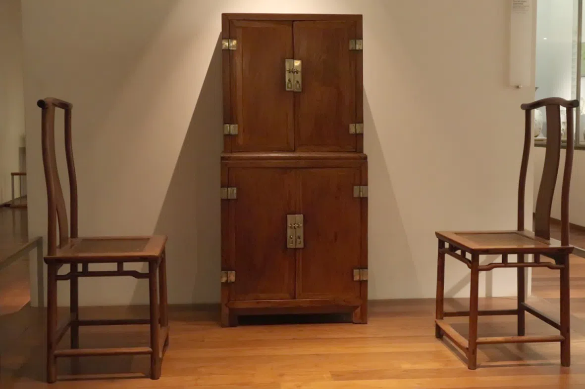 A rosewood cabinet from the reign of the Wanli Emperor (1573-1620) during the Ming dynasty (1368-1644). (Photo: Ismoon/Licensed under CC BY-SA 4.0)
