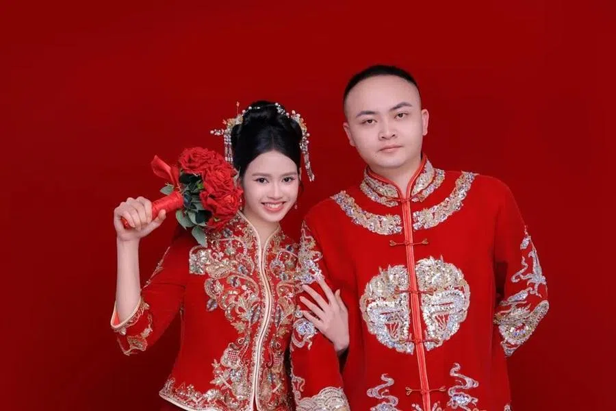 Lu Zhenliang from Fujian, China with his wife, Indonesian Tasha Sakinah. (Photo provided by interviewee)