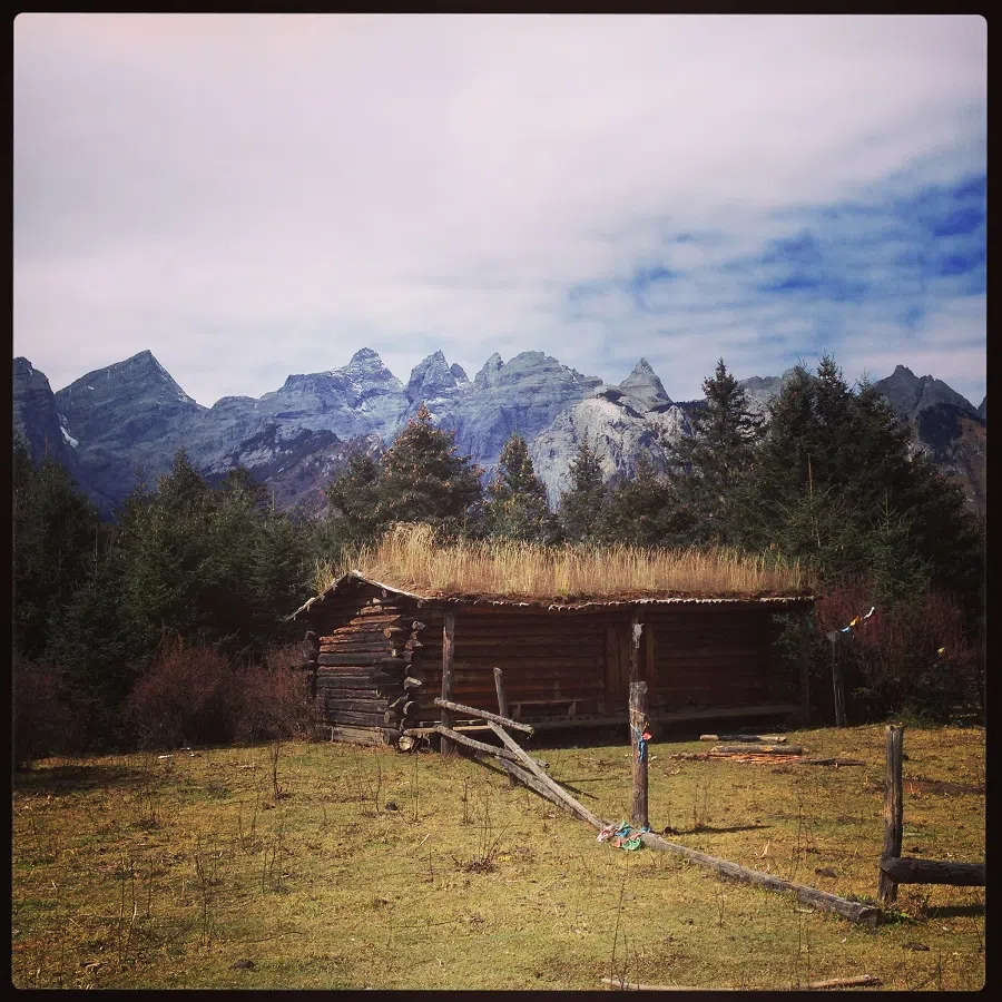 A private mountain cabin in Jade Dragon Snow Mountain (玉龙雪山) scenic area (Yunnan), rated 5A, the highest on the national tourism scale.