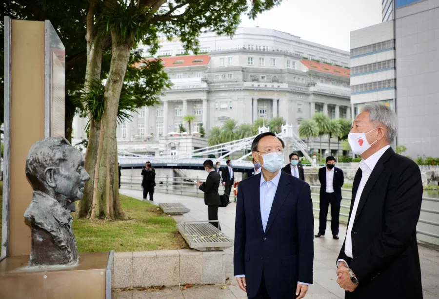 Yang Jiechi in Singapore with Singapore's Deputy Prime Minister Teo Chee Hean, August 2020. (SPH)