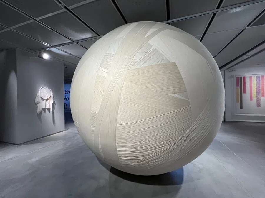 There’s No Fun in It!《没什么好玩的!》, 2025. White cotton thread, embroidery frame, needle.