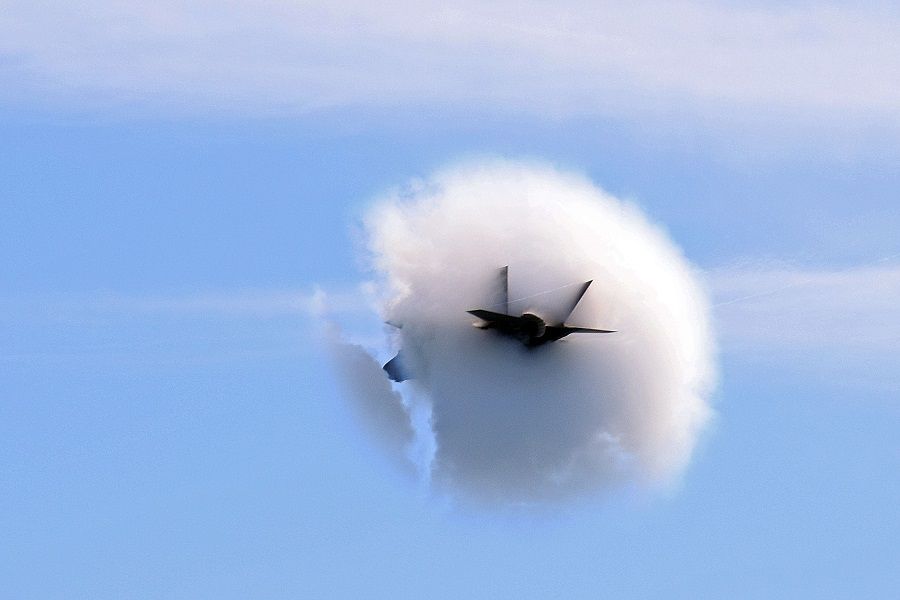 A US Air Force ACC F-35A Lightning creates a "sonic boom" during the Pacific Airshow on 1 October 2021 in Huntington Beach, California. (Michael Heiman/Getty Images/AFP)