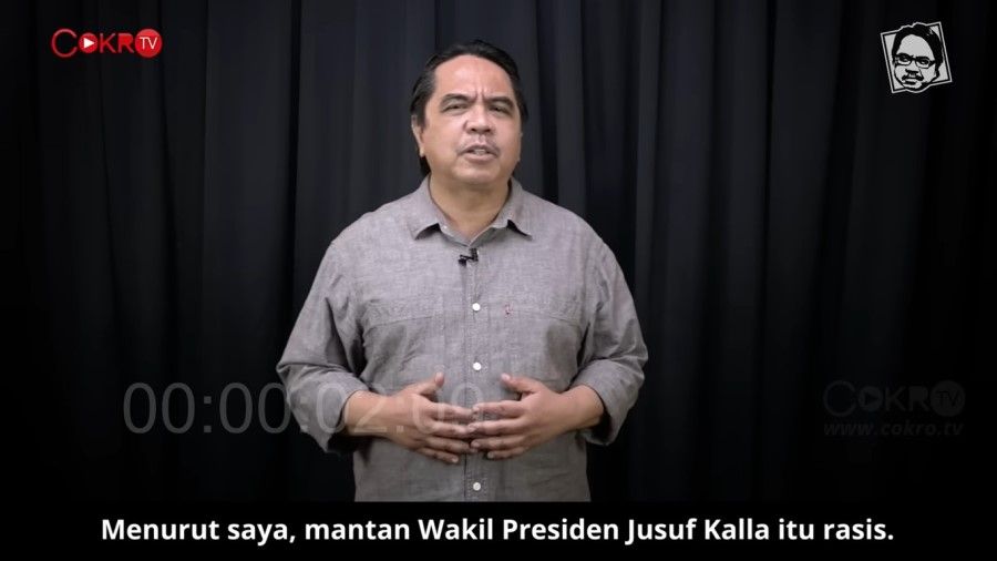 A screen grab from a video featuring internet celebrity and former senior lecturer with the Department of Mass Communication at the University of Indonesia Ade Armando discussing Jusuf Kalla's remarks. (Internet)