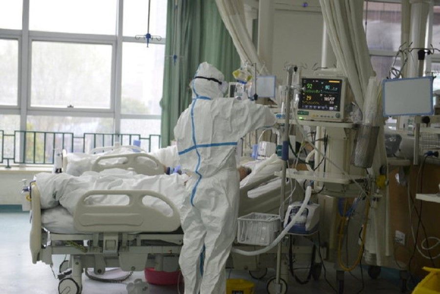 medical staff attending to a patient at the Central Hospital of Wuhan. The authorities in China have been criticised for its handling of the new coronavirus originating in Wuhan. (Internet)