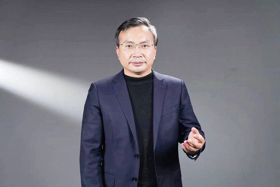 Deng Haiqing, deputy general manager and chief investment officer of AVIC Fund, said few young people would admit that their low salary is due to their professional shortcomings or lack of capability. (Internet)