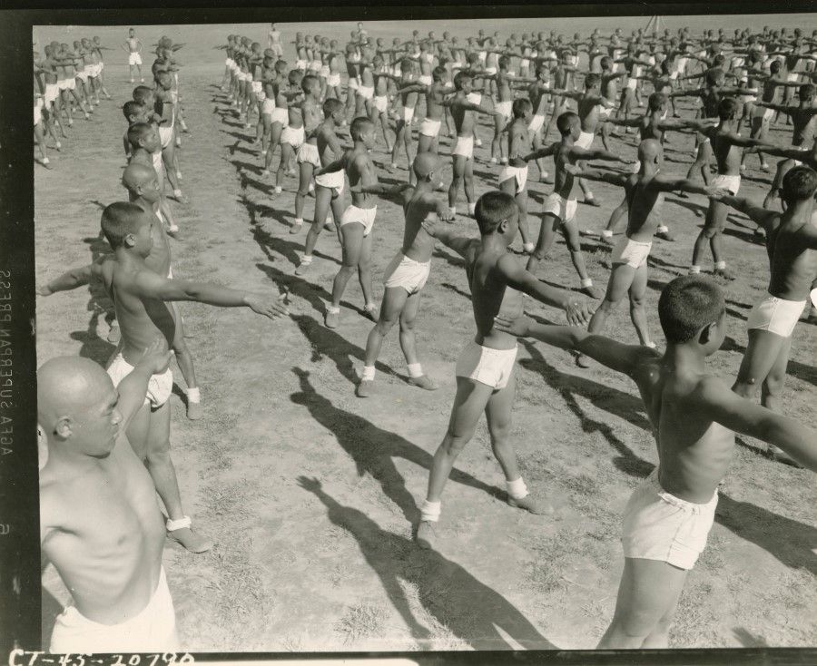 Chinese soldiers exercising.